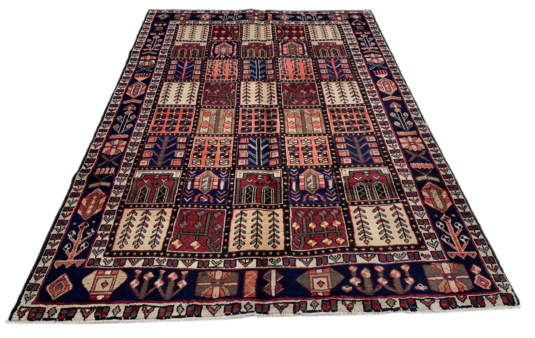 Bakhtiar Teppich 276 x 190 cm, Knotendichte 150.000 - 200.000, Gartenmuster mit Pflanzen- und Tiermotiven, robust und belastbar, handgeknüpft, Perserteppich