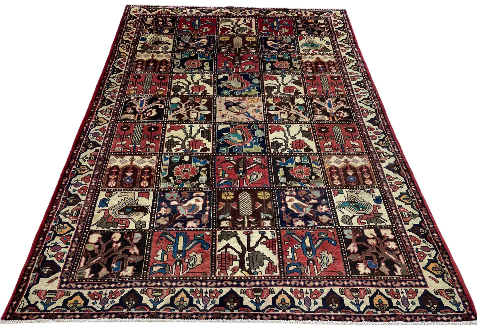 Bakhtiar Perserteppich 310 x 210 cm – Gartenmuster mit Naturfarben, 150.000 - 200.000 Knoten/m², handgeknüpft
