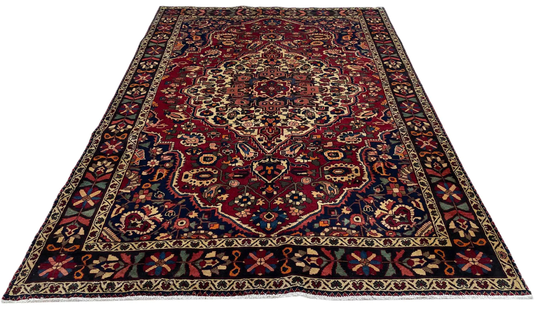 Bakhtiar Perserteppich 320 x 213 cm – Gartenmuster Kheshti mit Pflanzen- und Tiermotiven, 150.000 - 200.000 Knoten/m², handgeknüpft