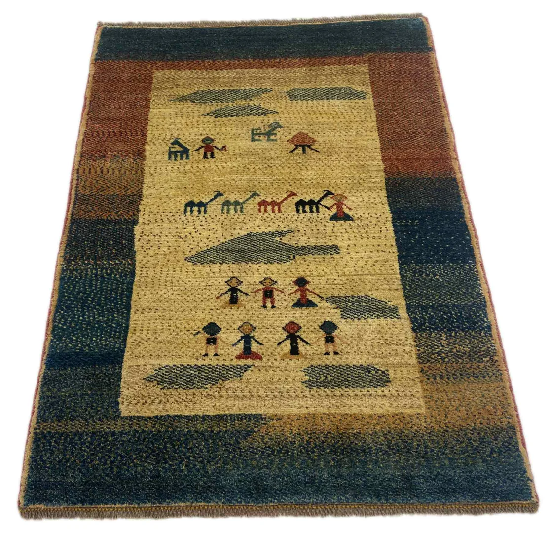 Gabbeh Teppich 138 x 103 cm, hohe Knotendichte, weicher Flor, abstraktes Design mit spielerischen Figuren, handgeknüpft, Perserteppich