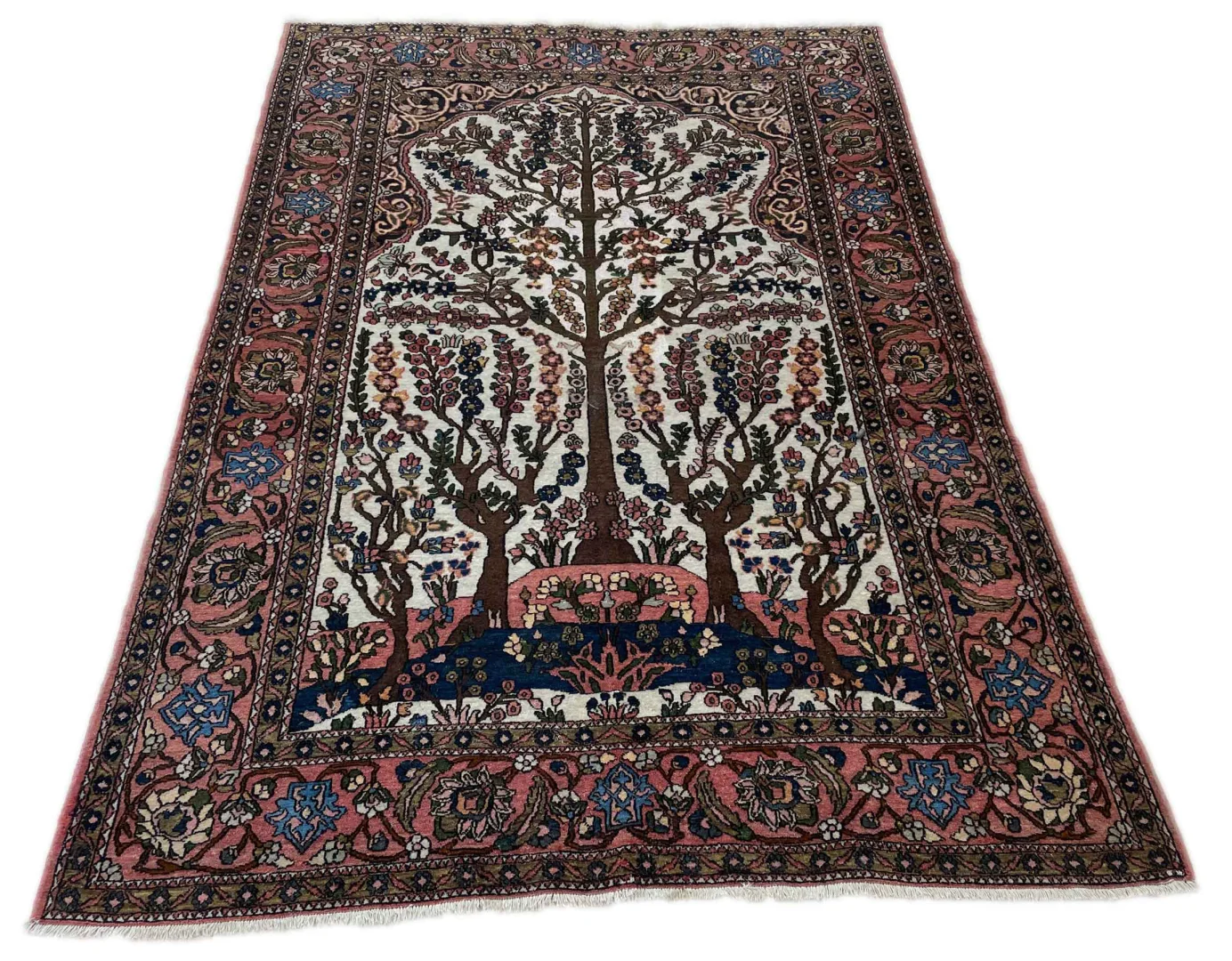 Perserteppich 204 x 142 cm, kunstvolle Tier- und Jagdszenen, handgeknüpft