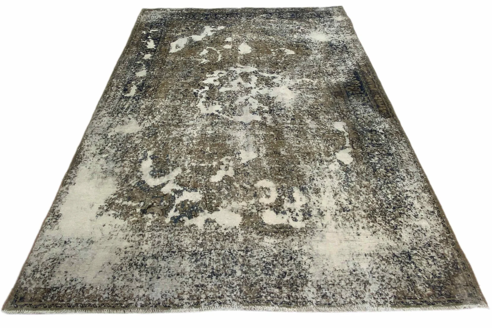 Vintage Perserteppich 288 x 195 cm – Handgeknüpft, Aufwendig Aufgearbeitet mit Modernem Touch