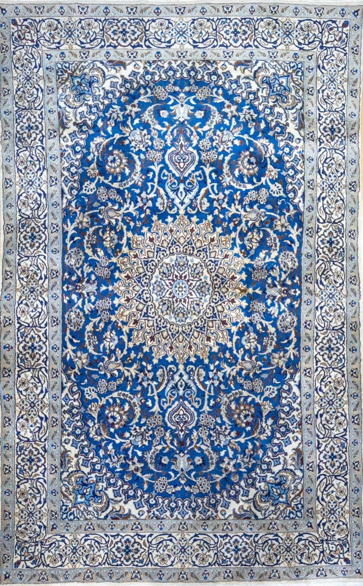 299x182cm Handgeknüpfter Nain 12La Perserteppich | Lachak-Toranj Medaillon mit Seide W2(#385)