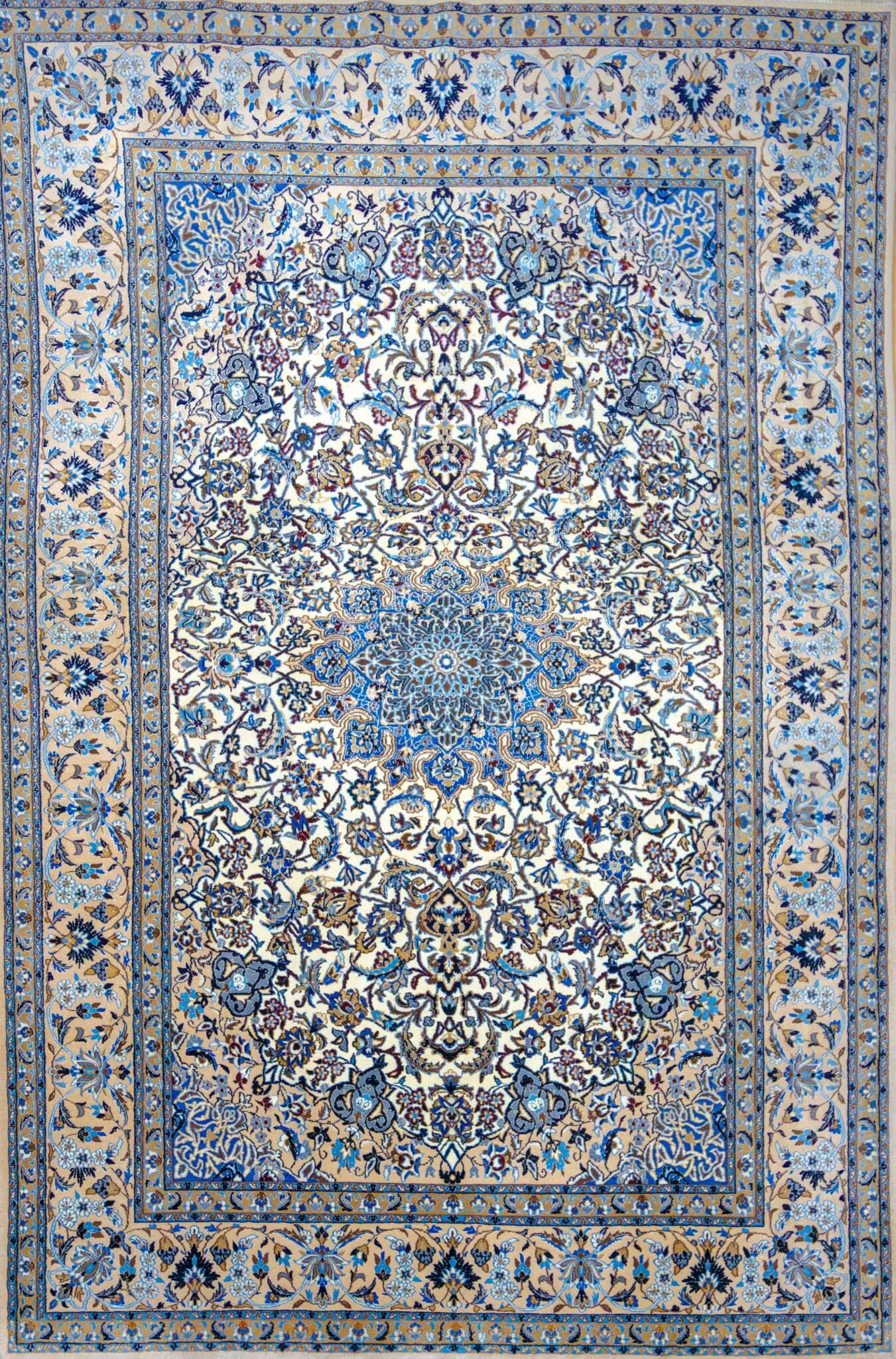 (Verkauft) TOP 308x198cm Handgeknüpfter Nain 9La Perserteppich | Lachak-Toranj Medaillon mit Seide W1(#404)