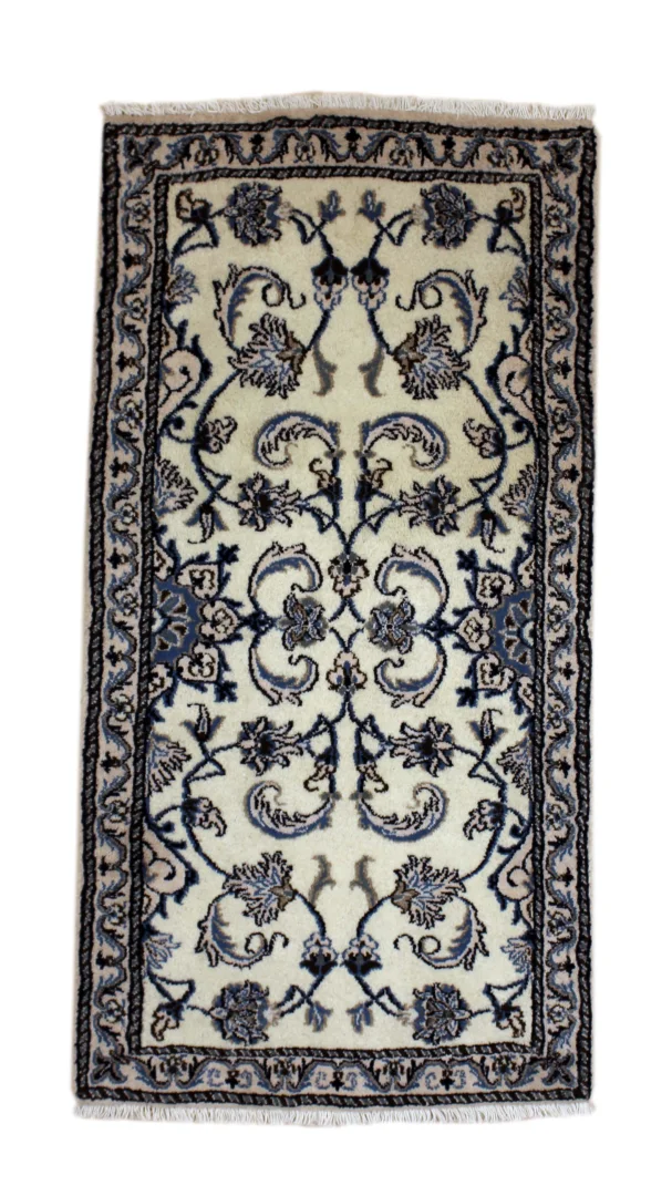 Nain Teppich 135x69 cm florales Medaillon, handgeknüpft