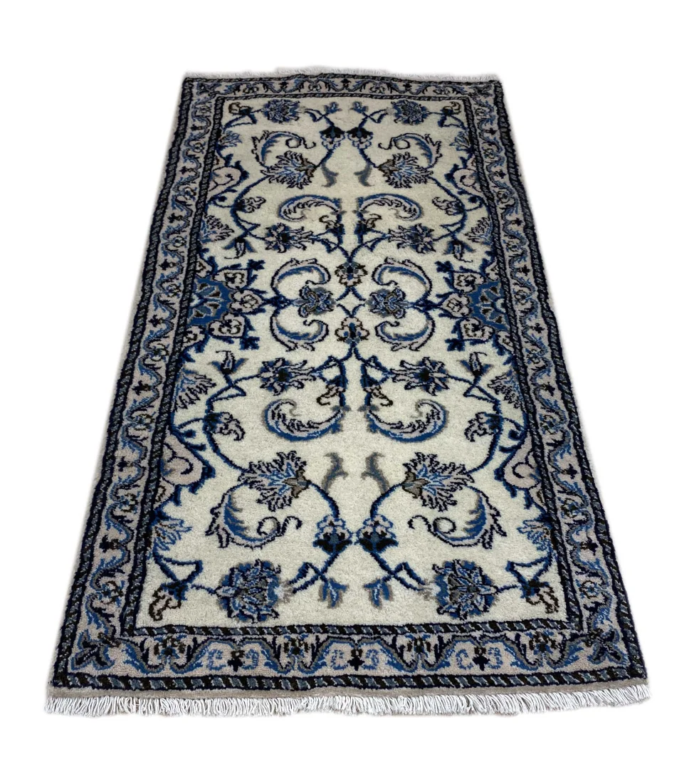 Nain Teppich 135x69 cm florales Medaillon, handgeknüpft