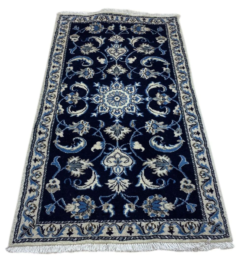 Nain Teppich 135x72 cm florales Medaillon handgeknüpft für Teppiche