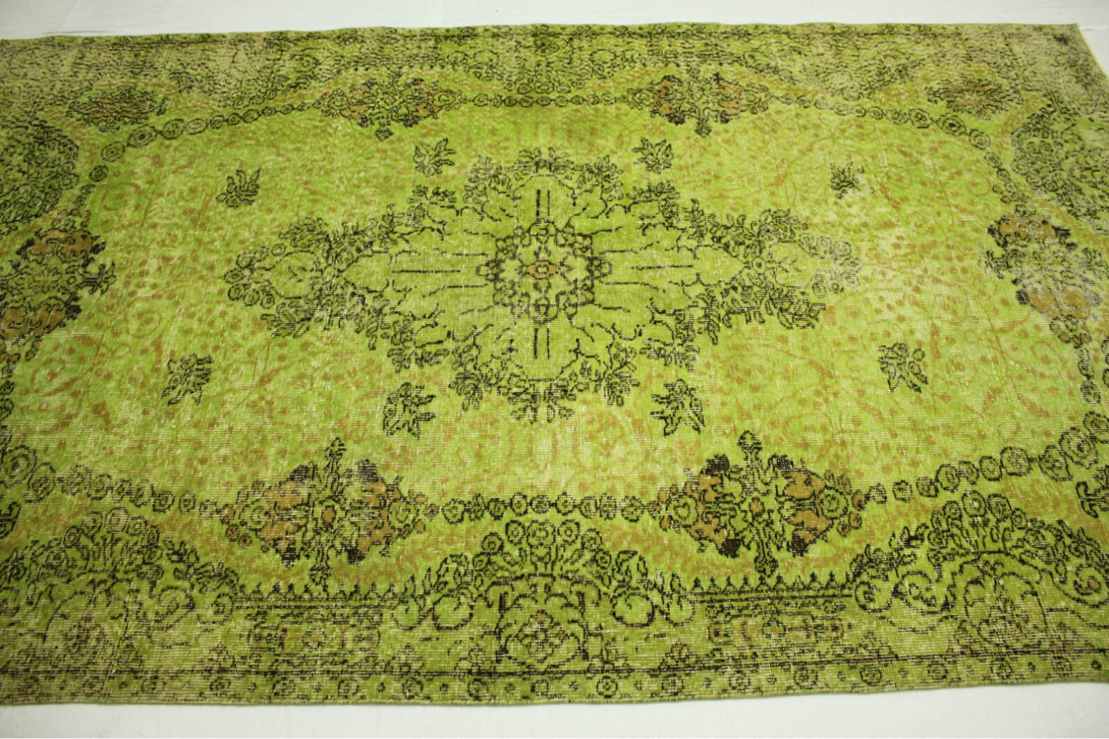 Vintage Orientteppich Grün 275x169cm – Handgeknüpft, Unikat
