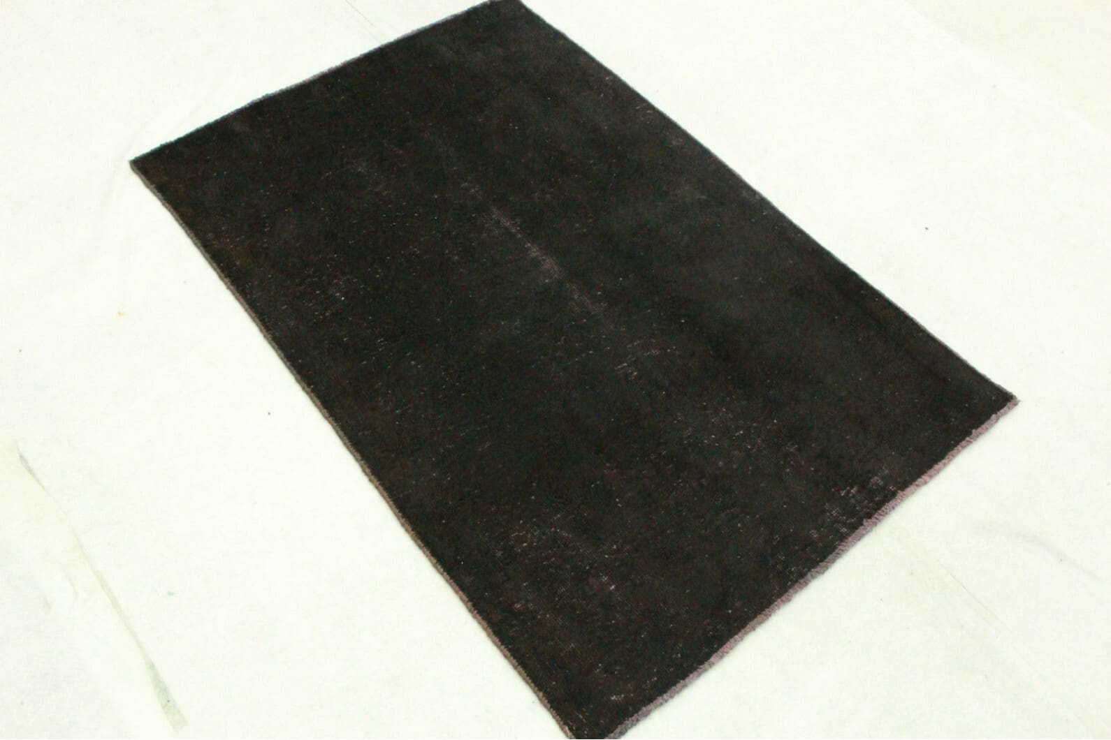 Vintage Orientteppich Schwarz 135x89cm, handgeknüpft, Designerstück