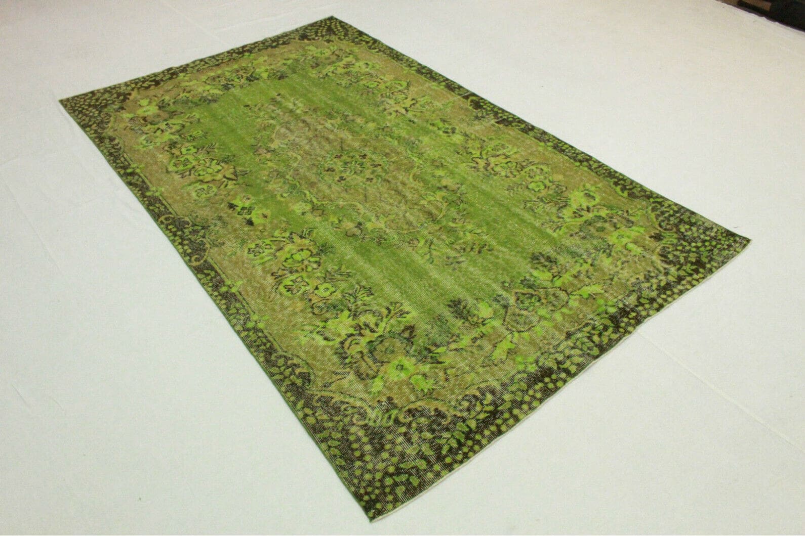 Vintage Orientteppich Grün 288x179cm, handgeknüpft, Unikat