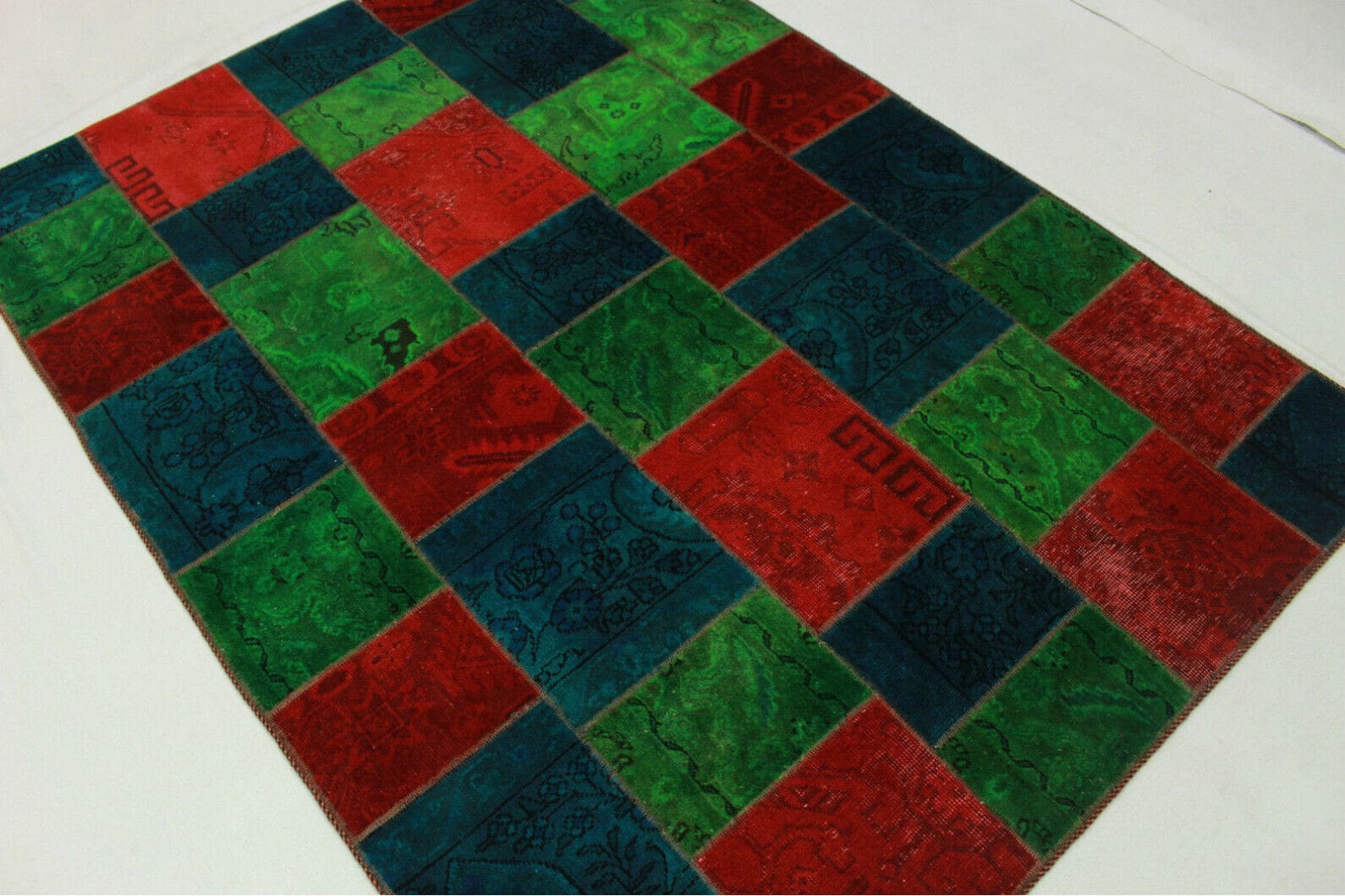 Handgeknüpfter Patchwork Teppich 203x151cm in Grün Rot Blau - Orientteppich