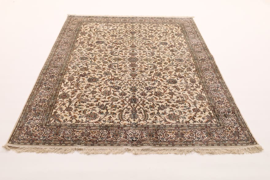 Exquisiter Kashmir Seidenteppich 282x186 cm mit Blumenmotiv, handgeknüpft