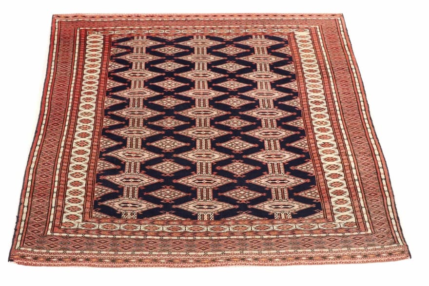 Turkaman Teppich 140x109 cm – Handgeknüpft mit Rautenmuster