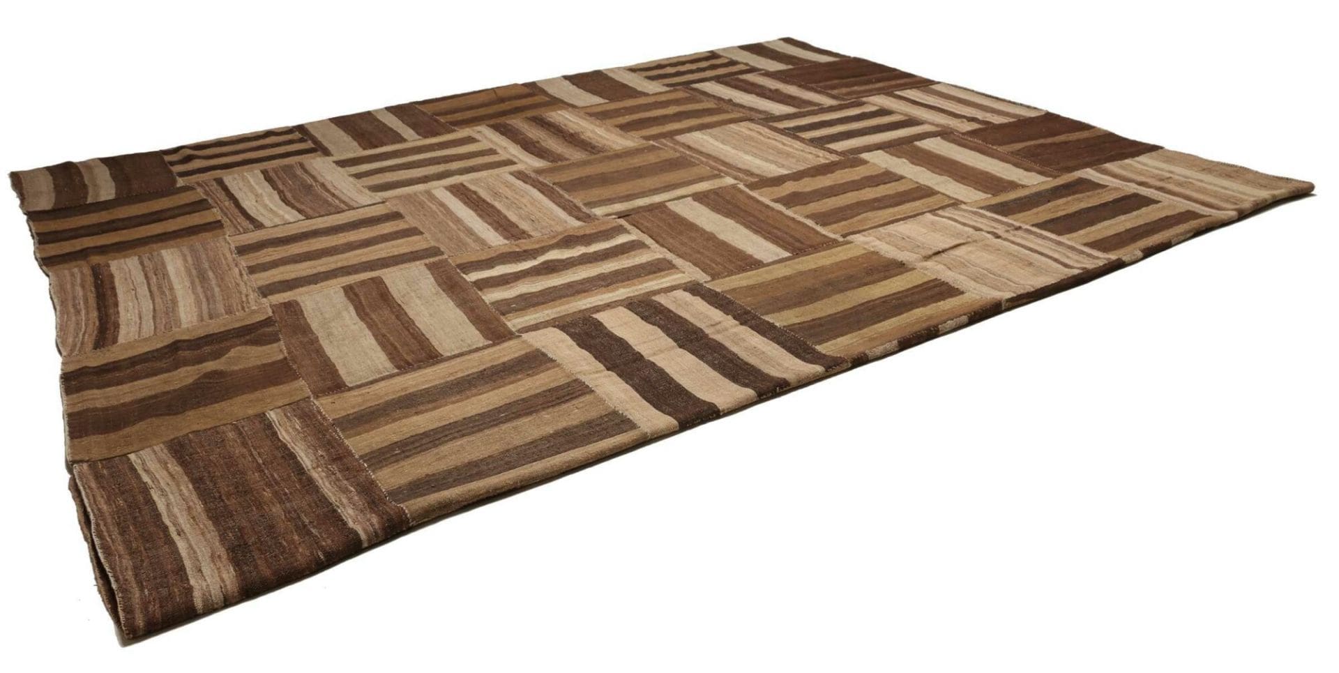 Kelim Teppich Antik 433 x 517 cm, handgewebt, rustikales Flair