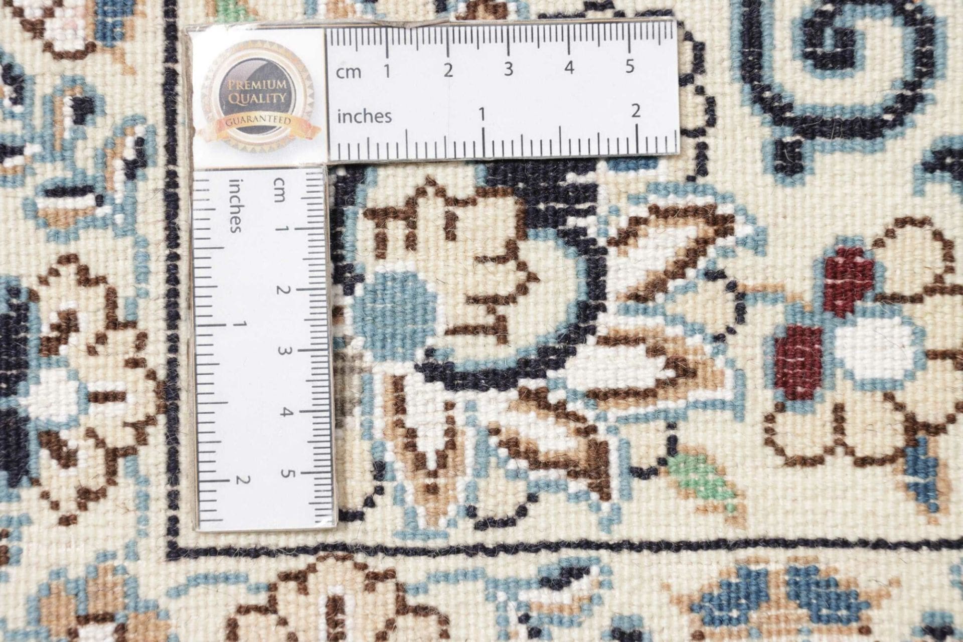 Nain Orientteppich 135 x 208cm, florale Muster, handgeknüpft