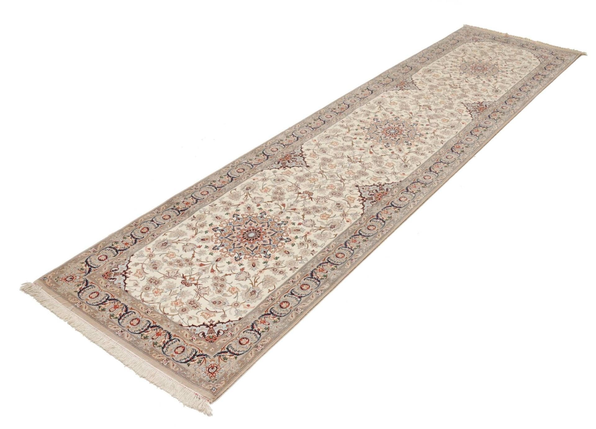 (Verkauft) Isfahan Teppich 82 x 315cm, florale Muster, 800K Knoten, handgeknüpft
