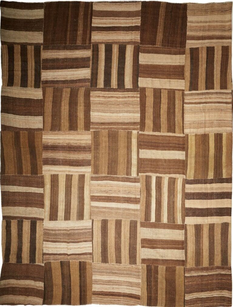 Patchwork Teppich 376 x 400cm aus Schurwolle, handgeknüpft