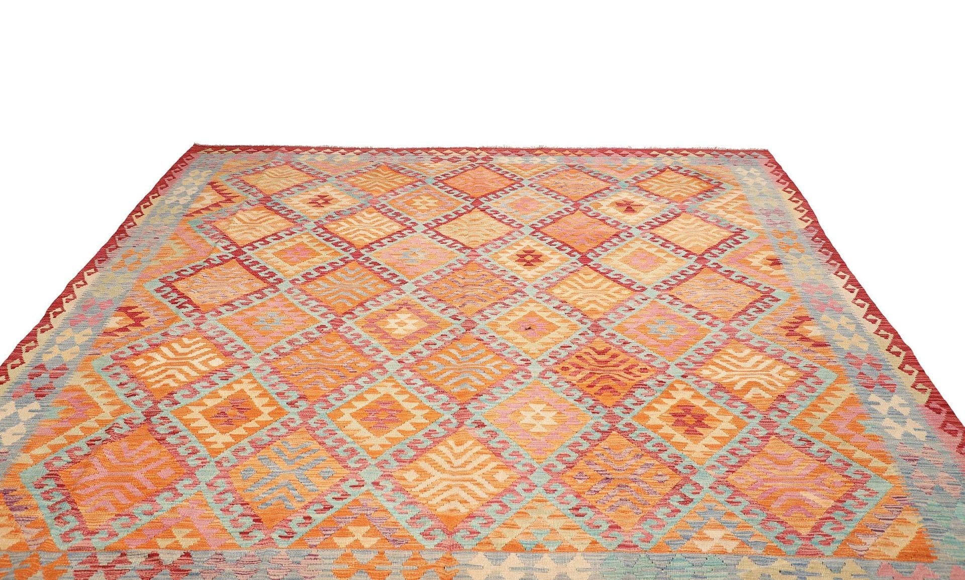 (Verkauft) Handgewebter Kelim 259 x 283cm aus Schurwolle, rustikales Flair