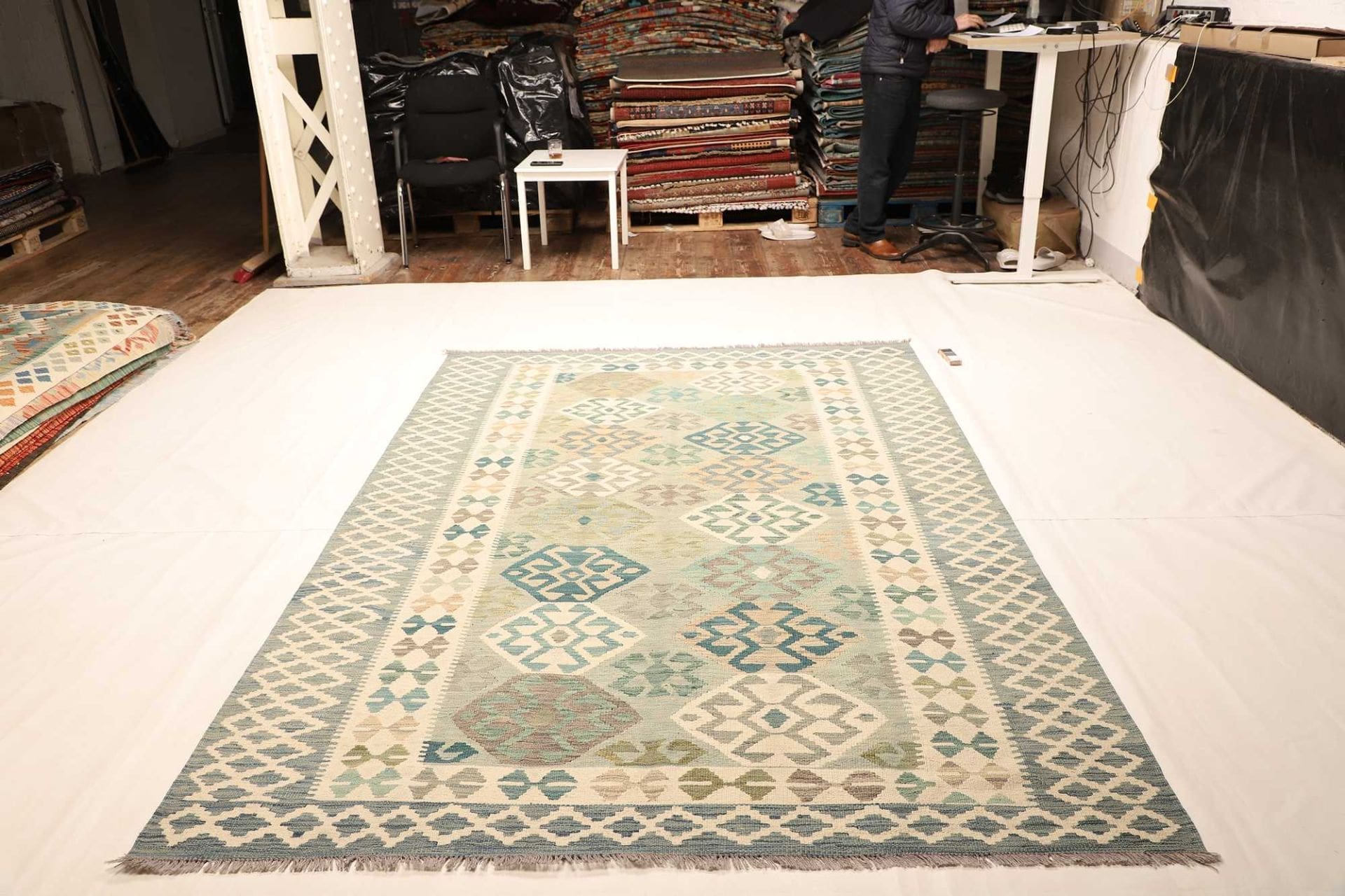 Afghanischer Kelim 183 x 262cm, geometrisches Muster, handgewebt