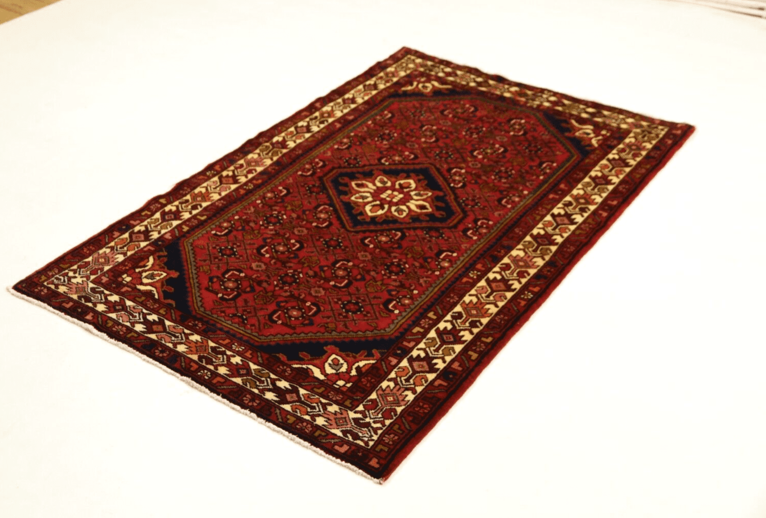 Perser Teppich Hossinabad 197 x 121 cm, 160.000 Knoten, handgeknüpft