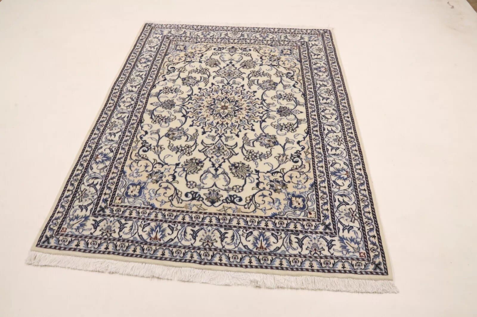 Wunderschöner Orientteppich 195 x 151 cm, 300.000 Knoten, handgeknüpft