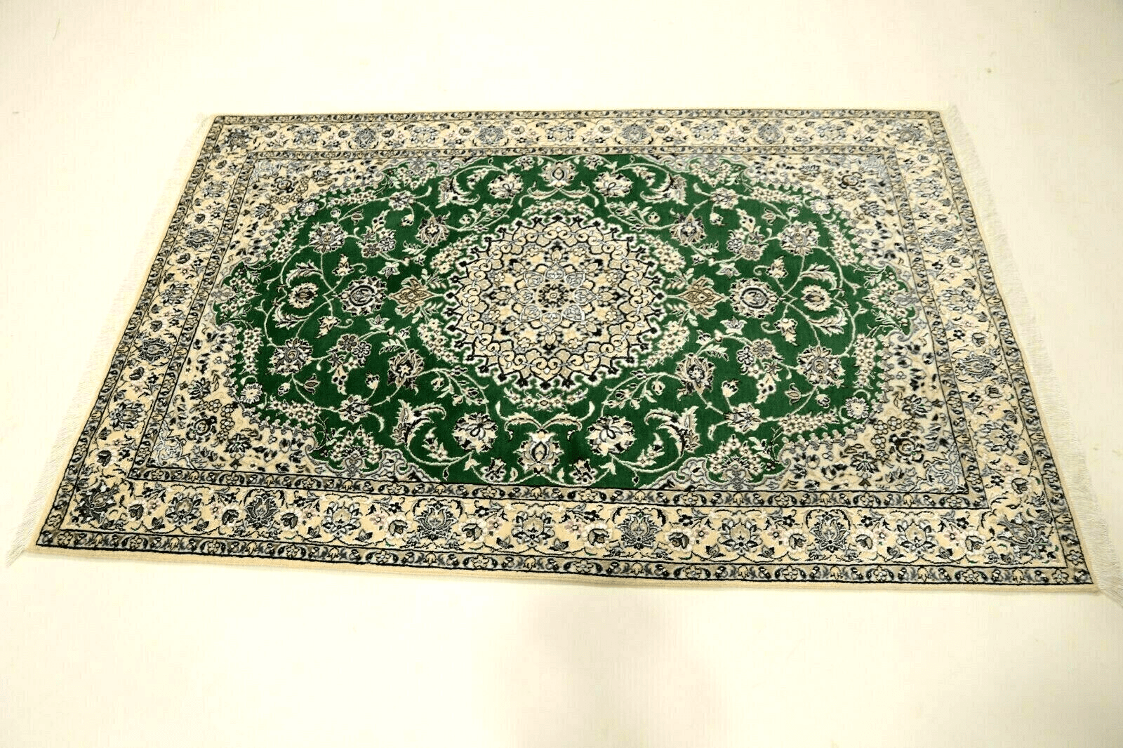 Perser Teppich Super Nain 9 La 204x134cm Handgeknüpft 500.000 Knoten