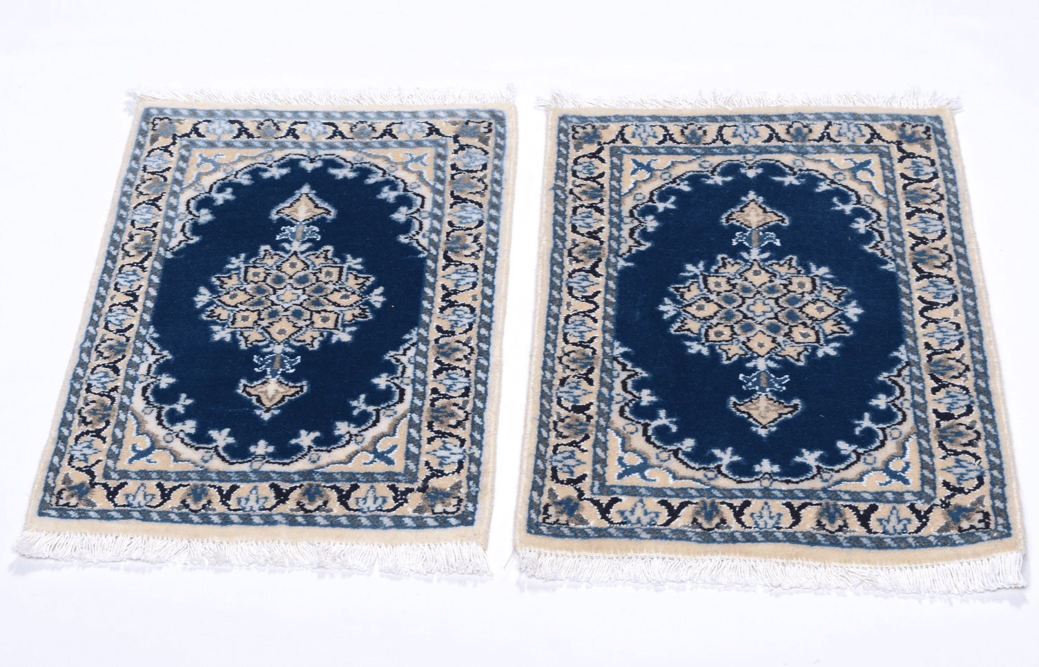 Handgeknüpfter Perserteppich Nain 62 x 41 cm, 300.000 Knoten, Royalblau