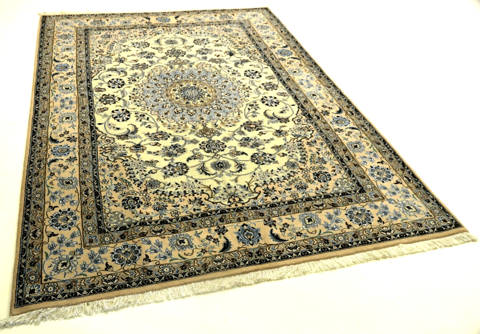 Wunderschöner Orientteppich Super Nain 243x155cm, 500.000 Knoten, handgeknüpft