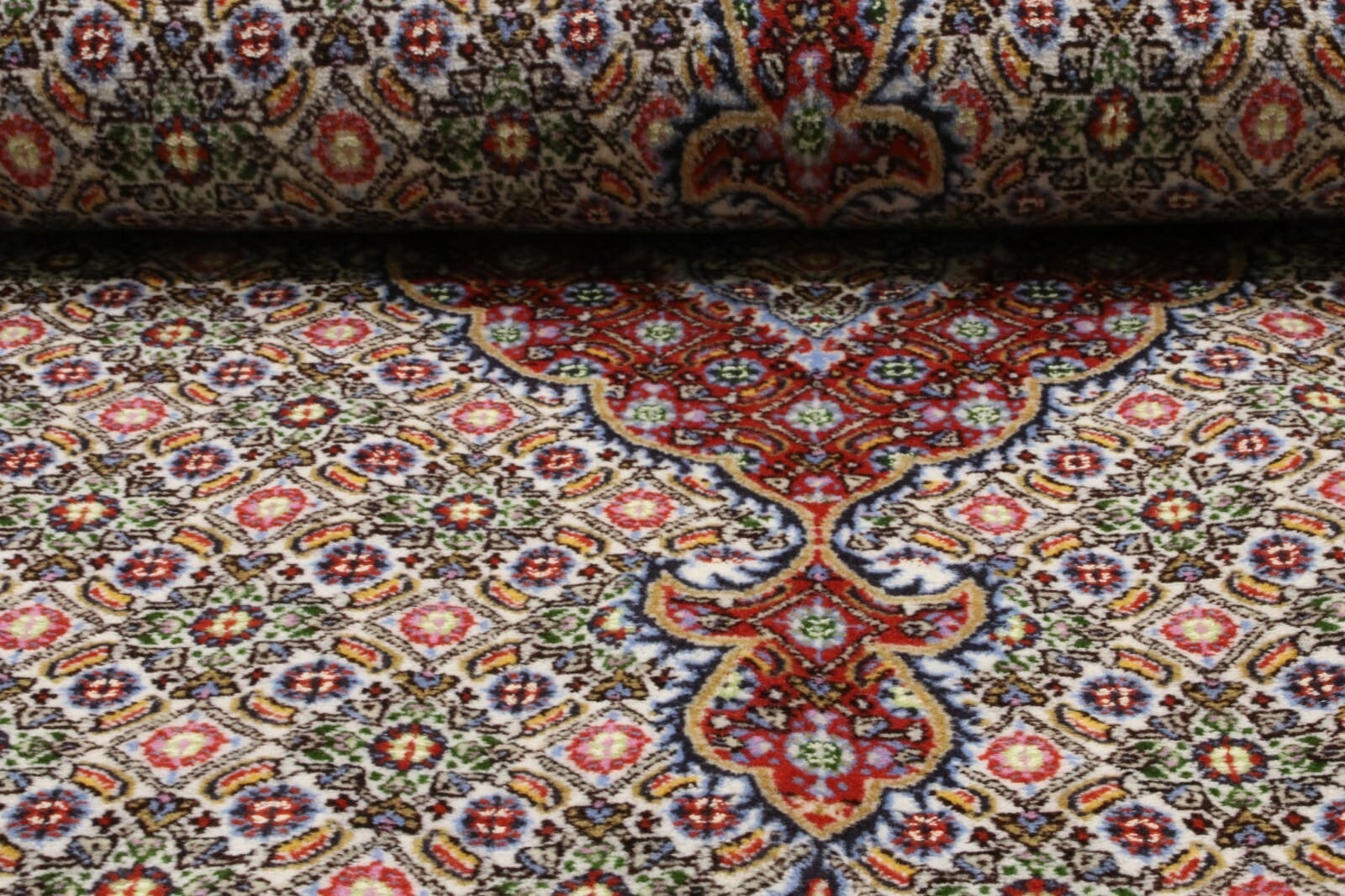 Orientteppich Moud 232 x 162 cm, 400.000 Knoten, handgeknüpft
