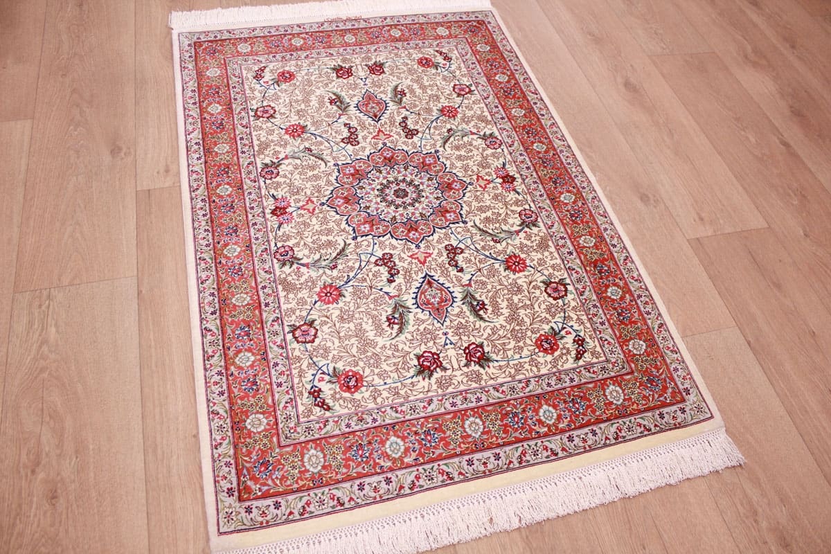 Perser Teppich Ghom Seidenteppich 120x81 cm Beige, handgeknüpft