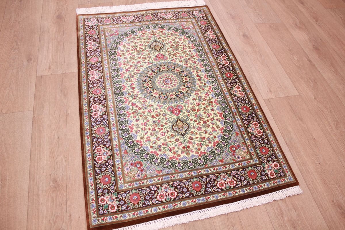 Perser Teppich Ghom 122x81 cm Seide Beige handgeknüpft