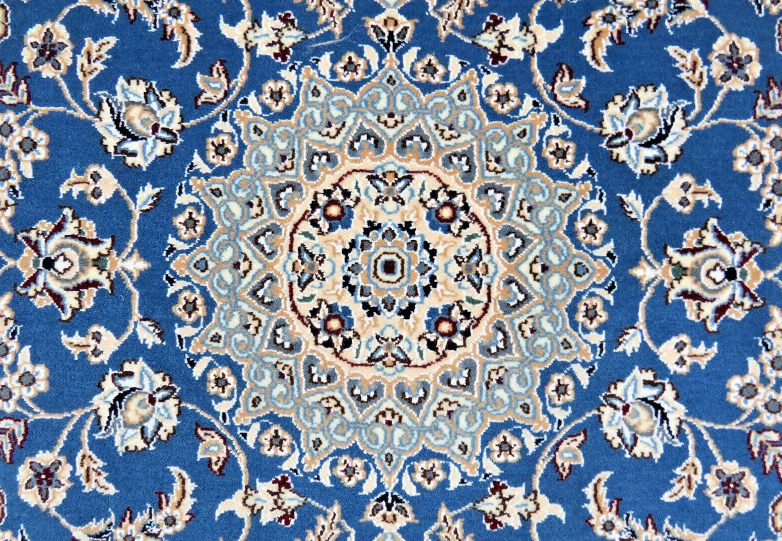 Perserteppich Nain 120 x 83 cm Schurwolle & Seide handgeknüpft neu