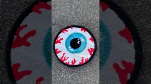 Ästhetische Teppich-Display-Ideen für eine bunte, gemütliche Wohnatmosphäre