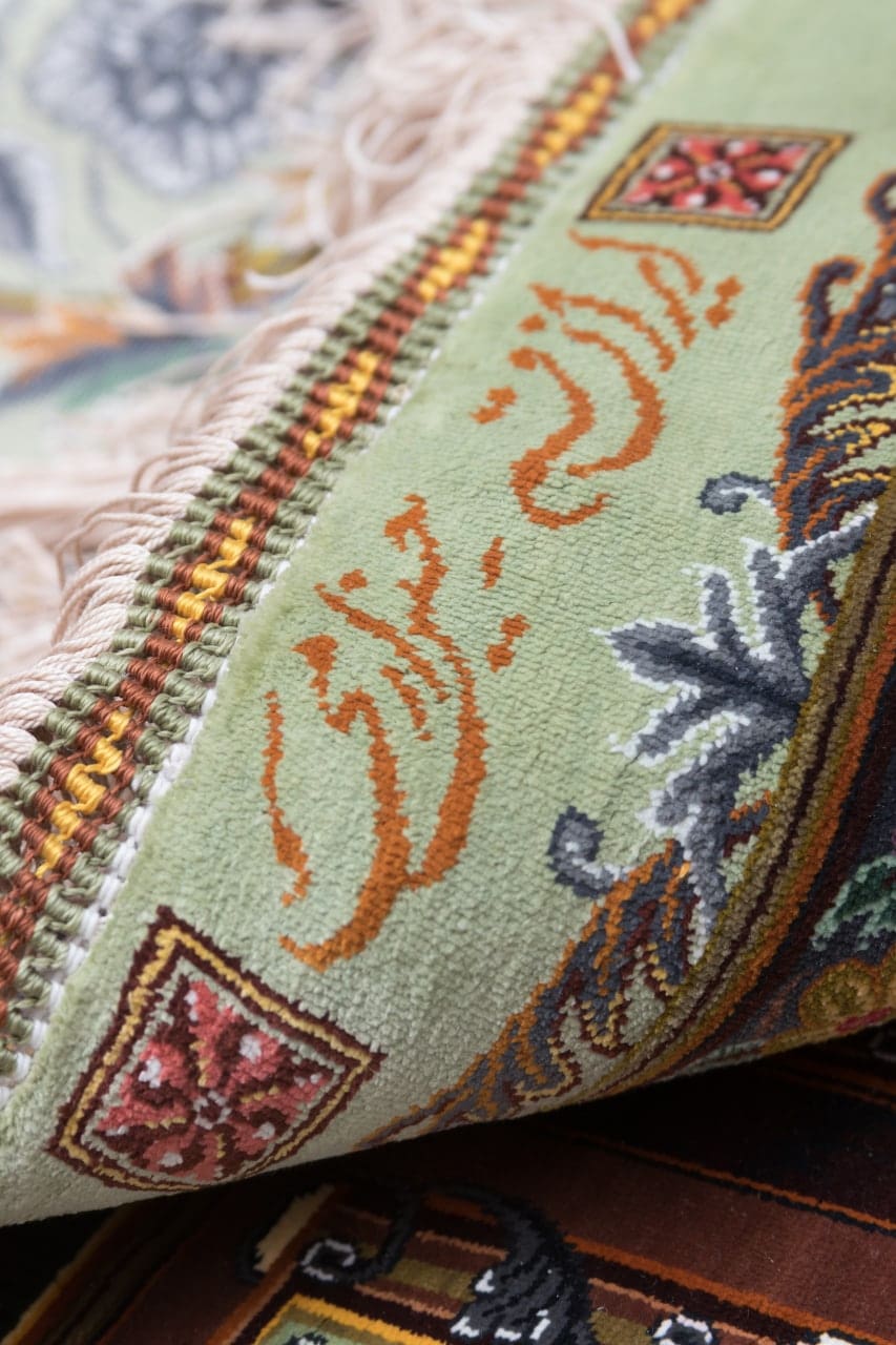 Të përgjithshme (Markë dhe Origjina): Qilim Erami Erami Ghom Hossein Erami Qilim mëndafshi Erami Qilim mëndafshi Ghom Qilim mëndafshi persian Qilim i lidhur me dorë Irani Luxonaria Qilima Partner Arti i Qilimave Persian Qim Qilim mëndafshi Qom Dizajni dhe Cilësia: I lidhur me dorë nga mëndafshi i pastër Qilim persian më i mirë Qilim luksoz për dizajn të brendshëm Modele klasike Ghom Stoli persiane Dekor ekskluziv për shtëpi Artizanat persian Elegancë e përjetshme në mëndafsh Qilim mëndafshi për ambiente luksoze të brendshme Artikull koleksionisti Historia dhe Trashëgimia e Qilimave Persian: Arti i qilimave për breza Trashëgimia e Endjes Persian Tradita e Familjes Erami Prodhuar në Qom që nga viti 1930 Artizanat iranian Dizajn autentik persian Tradita takon Artin Modern persian të Endjes së Mëndafshit Të përgjithshme (Markë dhe Origjina): Qilim Erami Erami Ghom Hossein Erami Qilim mëndafshi Erami Qilim mëndafshi Ghom Qilim mëndafshi persian Qilim i lidhur me dorë Irani Luxonaria Qilima Partner Arti i Qilimave Persian Qim Qilim mëndafshi Qom Dizajni dhe Cilësia: I lidhur me dorë nga mëndafshi i pastër Qilim persian më i mirë Qilim luksoz për dizajn të brendshëm Modele klasike Ghom Stoli persiane Dekor ekskluziv për shtëpi Artizanat persian Elegancë e përjetshme në mëndafsh Qilim mëndafshi për ambiente luksoze të brendshme Artikull koleksionisti Historia dhe Trashëgimia e Qilimave Persian: Arti i qilimave për breza Trashëgimia e Endjes Persian Tradita e Familjes Erami Prodhuar në Qom që nga viti 1930 Artizanat iranian Dizajn autentik persian Tradita takon Artin Modern persian të Endjes së Mëndafshit
