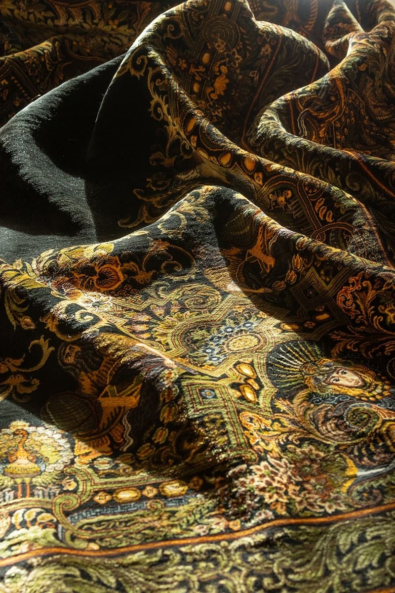 Qilim Erami Ghom Qilim mëndafshi persian Erami Qilim origjinal mëndafshi Erami nga Ghom Qilim i lidhur me dorë Erami Irani Koleksioni i qilimave Erami – Qilima mëndafshi Qom Tradita e qilimave familjar Hossein Erami Qilim mëndafshi persian nga Erami Qilim i punuar me dorë Erami – Prodhuar në Iran Luxonaria Carpet Bazaar x Partneriteti Erami Qilim mëndafshi Ghom – Kryevepër e Erami Qilim me nënshkrimin e Erami – Qom, Iran Qilim autentik persian nga Erami Erami Carpet Workshop Qilim arti persian Qom nga familja Erami ✨ Dizajni, cilësia dhe materiali (karakteristikat e produktit + Dizajni dhe luksi termat e kërkimit) I lidhur me dorë nga 100% mëndafsh i pastër Qilima ekskluzivë prej mëndafshi persian Qilim më i mirë prej mëndafshi Ghom për ambiente luksoze Qilim mëndafshi persian – Kryevepër e endur me dorë Modele klasike prej Ghom në mëndafsh Stoli dhe dizajne lulesh persiane Qilim luksoz për dizajn dhe dekorim të brendshëm Artizanat nga Persia – Mëndafsh dhe precizion Nyje e hollë – Qilim mëndafshi persian Elegancë e përjetshme në mëndafsh iranian Art i hollë qilimash për dizajn ekskluziv të shtëpisë Qilim i lidhur me dorë – Art qilimi persian me cilësi premium – Qilim mëndafshi tradicional dhe modern me autenticitet Artikull për Koleksionistë me Dizajn Qom – Qilim Persik me Edicion të Limituar, i Endur me Dorë, Qilim Luksoz Mëndafshi nga Qom, Qilim Persik i Finesë, mëndafsh – Trashëgimia Erami, Mjeshtëri Mjeshtërie nga Qom, Endje Origjinale Mëndafshi nga Punëtoria Erami 🌿 Histori, Trashëgimi dhe Kulturë (Tradita, Historia Familjare, Origjina dhe Vlerat) Breza të Kulturës së Qilimave Iraniane, Trashëgimia e Endjes Persiane që nga viti 1930, Tradita dhe Inovacioni – Familja Erami, Trashëgimia e Qilimave Erami – Përsosmëri e Endur me Dorë, Artizanat Iranian me Vizion Modern, Arti i Endjes së Mëndafshit Persian – Tradita Erami, Familja e Mjeshtrave Endës nga Qom, Punuar me Dorë me Pasion dhe Trashëgimi, Historia e Qilimave Persian – Linja Erami, Dizajn Autentik Persian nga Vëllezërit Erami, Arti i Qilimave Persian – Tradita Takon Modernitetin që nga viti 1930 – Qilima Mëndafshi Erami nga Qom, Qilima Persikë Mëndafshi të Punuar me Dorë për Koleksionistë, Endës Mjeshtra Persianë të Familjes Erami, Art i Përjetshëm i Endjes së Qilimave të Mëndafshit, Irani Partneritet në Evropë me Erami Carpet – Arti i Qilimave të Mëndafshit Qom