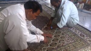Das Geheimnis handgewebter Teppiche aus Indien
