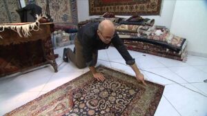 Bonus Prioritäten Restaurierung der persischen Teppiche mit Ali Javanbakht, bester Handwerker Frankreichs