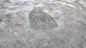 Reinigung von verbrannten Teppichen mit dem Bügeleisen