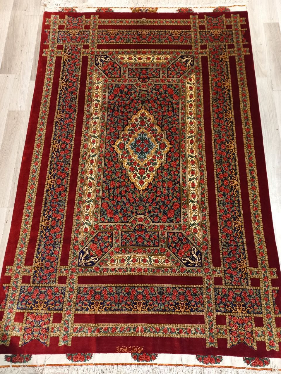 Rahmani Rose Ghom Qom Seidenteppich 5 Pertnerschaft in Europa mit Rahmani Rose Carpet – Der moderne Klassiker der Qom Seidenteppiche