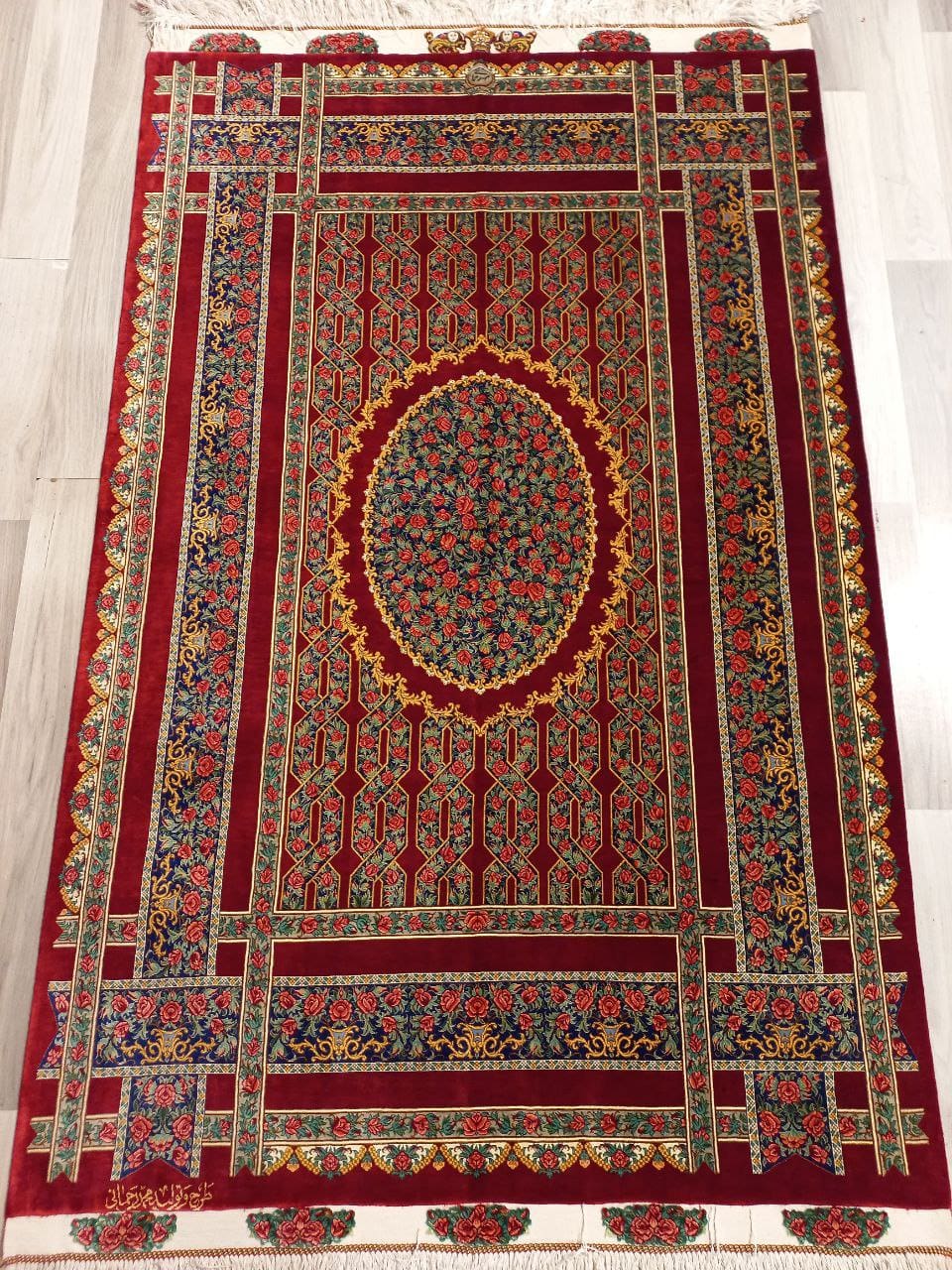 Rahmani Rose Ghom Qom Seidenteppich 17 Pertnerschaft in Europa mit Rahmani Rose Carpet – Der moderne Klassiker der Qom Seidenteppiche