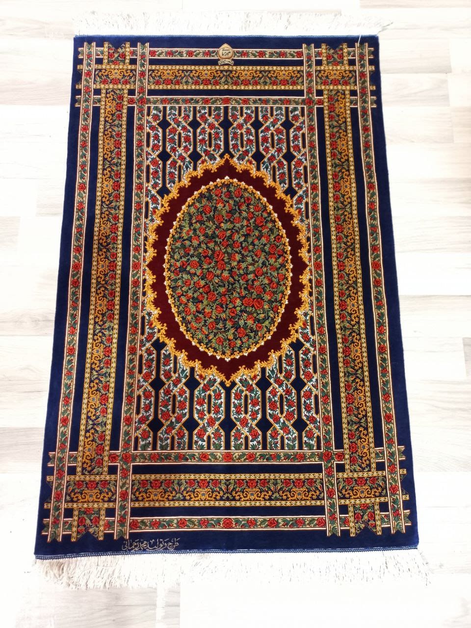 Rahmani Rose Ghom Qom Seidenteppich 20 Pertnerschaft in Europa mit Rahmani Rose Carpet – Der moderne Klassiker der Qom Seidenteppiche