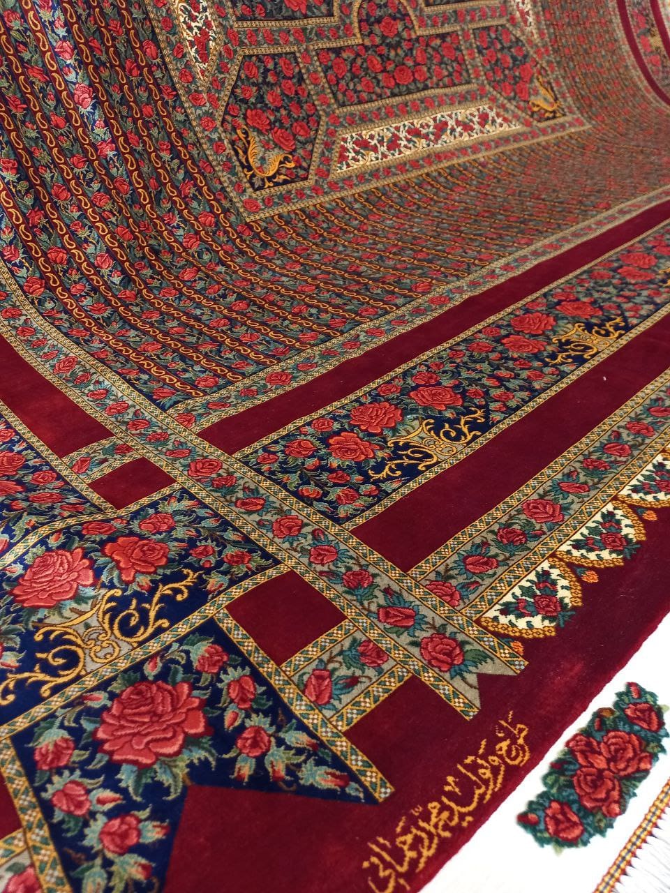 Rahmani Rose Ghom Qom Seidenteppich 26 Pertnerschaft in Europa mit Rahmani Rose Carpet – Der moderne Klassiker der Qom Seidenteppiche
