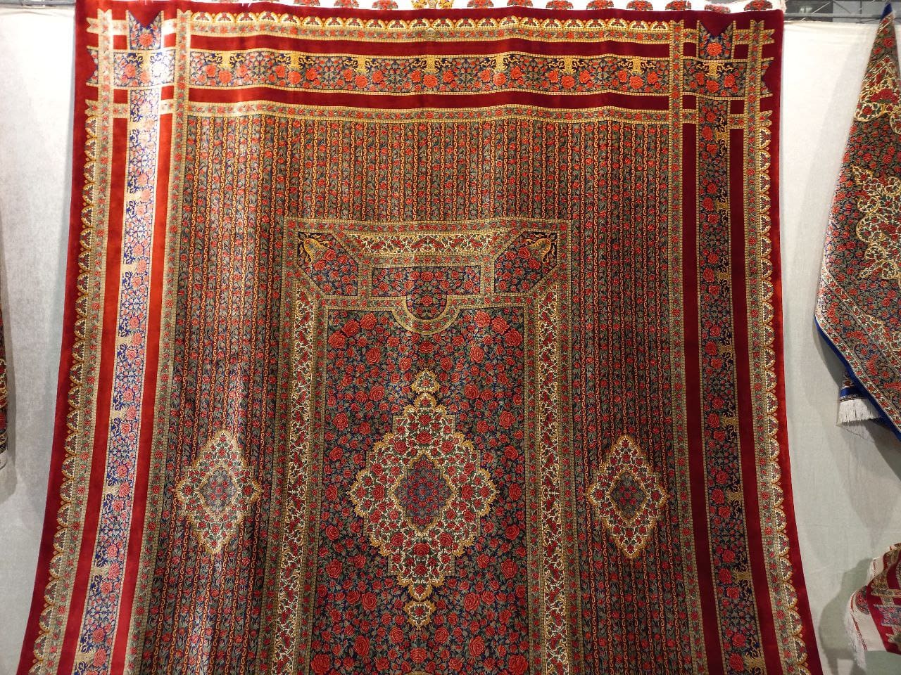 Rahmani Rose Ghom Qom Seidenteppich 27 Pertnerschaft in Europa mit Rahmani Rose Carpet – Der moderne Klassiker der Qom Seidenteppiche