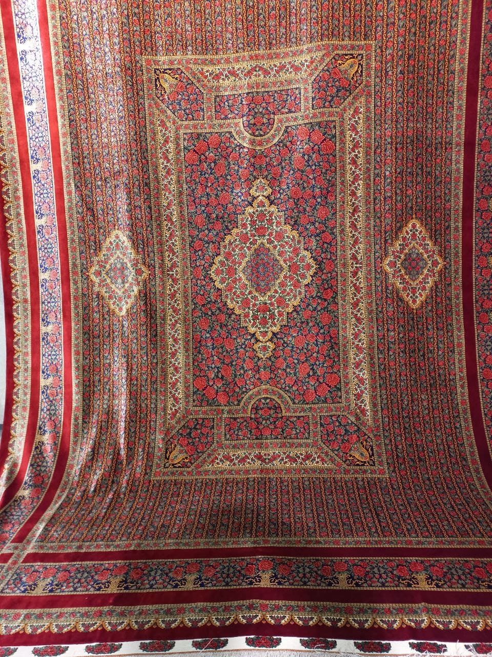 Rahmani Rose Ghom Qom Seidenteppich 28 Pertnerschaft in Europa mit Rahmani Rose Carpet – Der moderne Klassiker der Qom Seidenteppiche