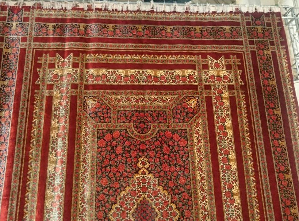 Rahmani Rose Ghom Qom Seidenteppich 35 Pertnerschaft in Europa mit Rahmani Rose Carpet – Der moderne Klassiker der Qom Seidenteppiche