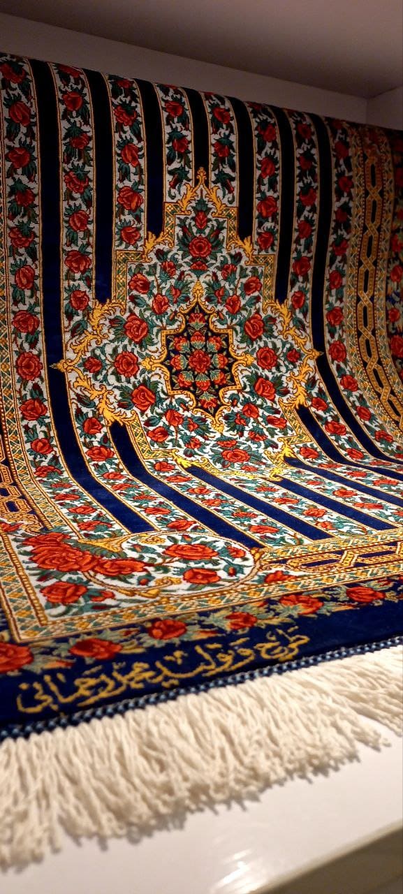 Rahmani Rose Ghom Qom Seidenteppich 45 Pertnerschaft in Europa mit Rahmani Rose Carpet – Der moderne Klassiker der Qom Seidenteppiche