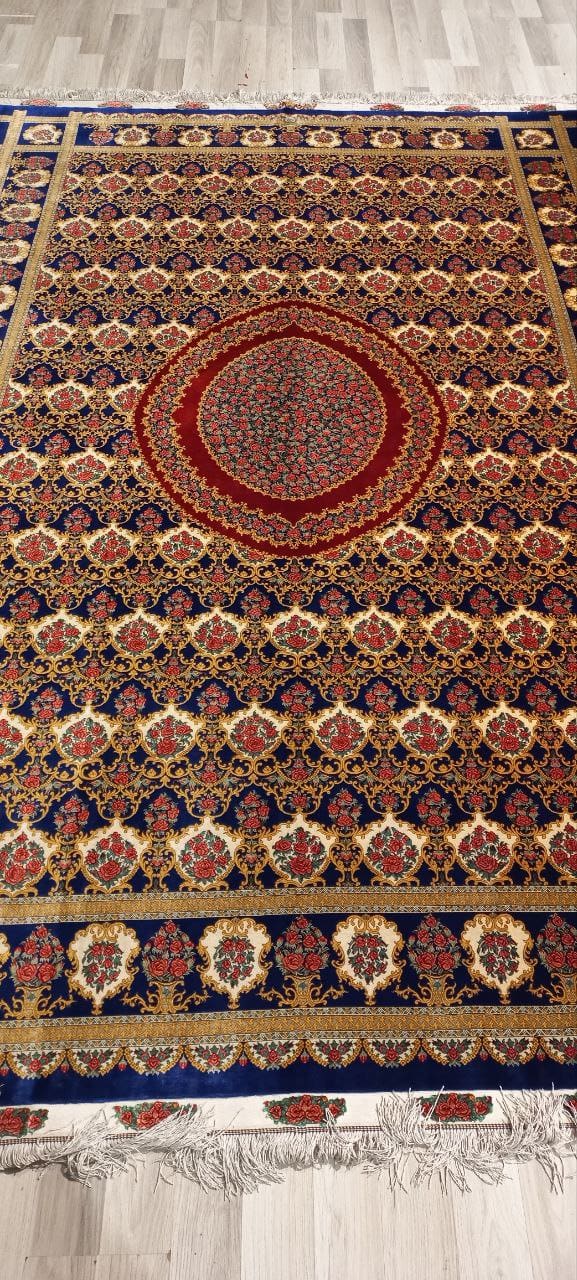 Rahmani Rose Ghom Qom Seidenteppich 58 Pertnerschaft in Europa mit Rahmani Rose Carpet – Der moderne Klassiker der Qom Seidenteppiche
