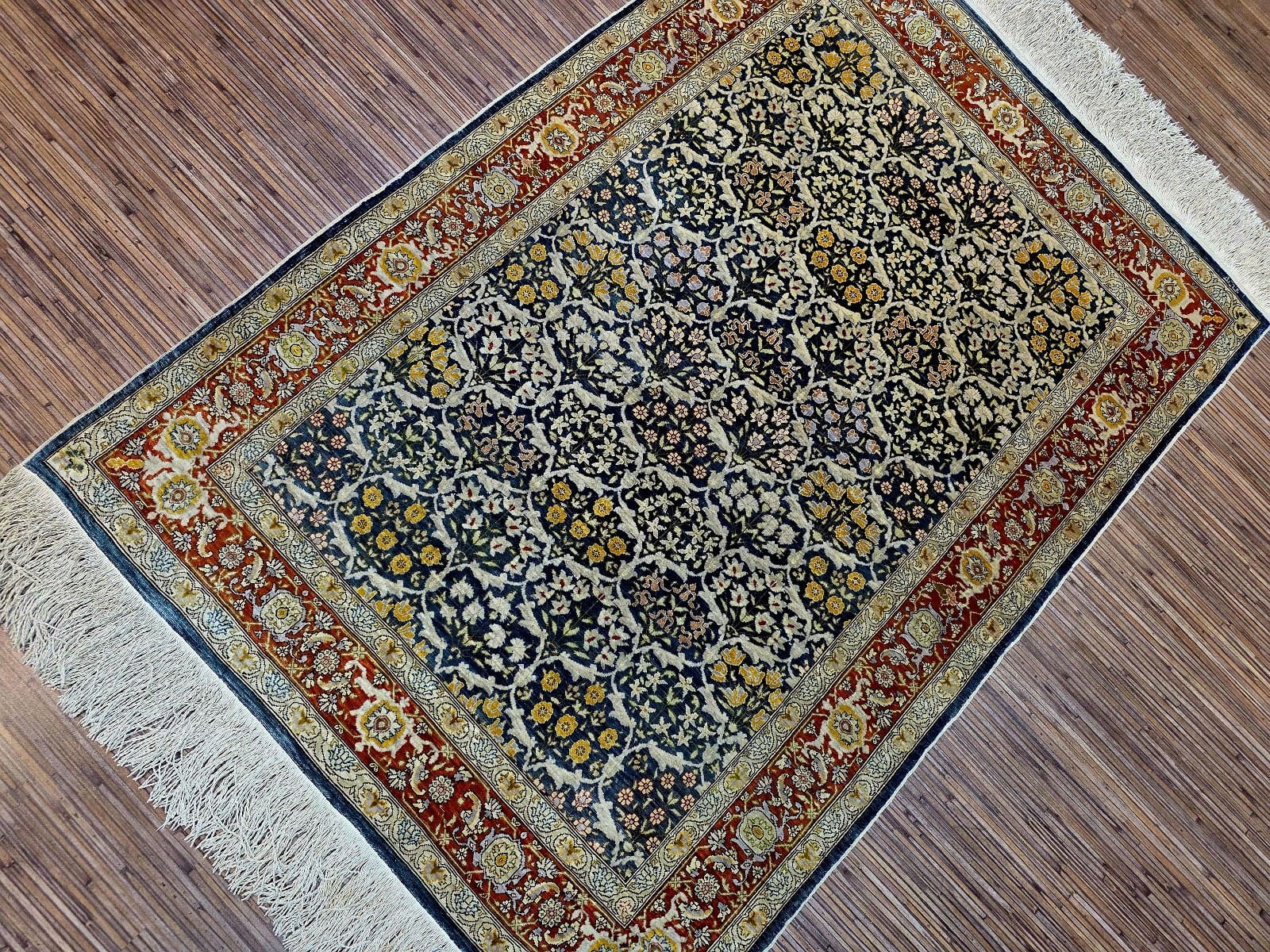 Orientteppich Hereke 125 x 88 cm 100% Seide handgeknüpft blau