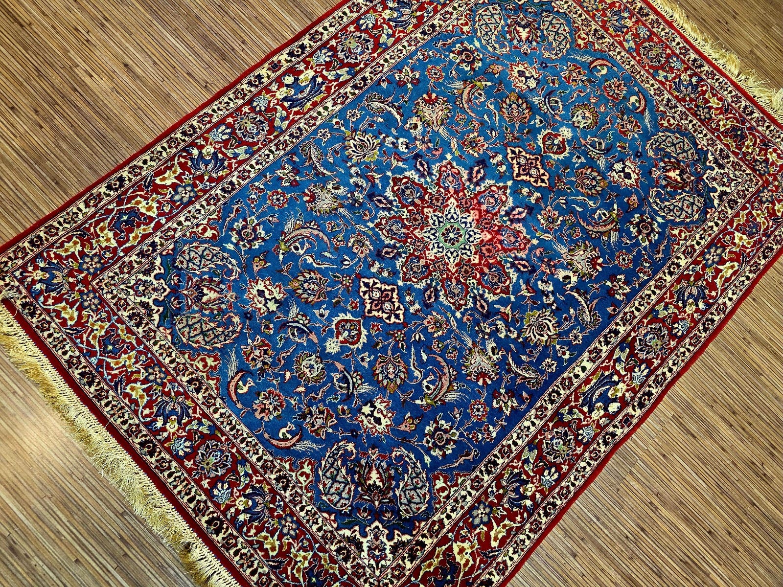 Persischer Teppich Isfahan 149 x 106 cm Seide handgeknüpft