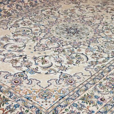 Perserteppich Nain 9La 325 x 210 cm Wolle Seide handgeknüpft